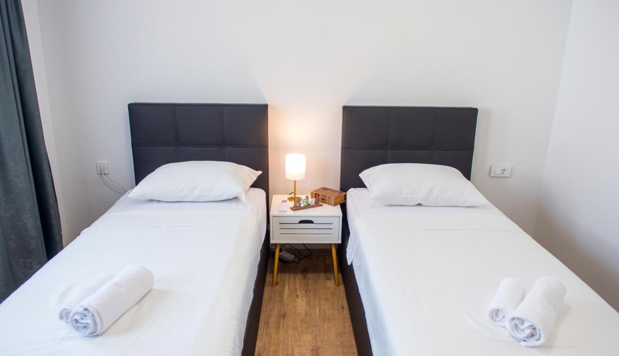 Apollo Apartment *