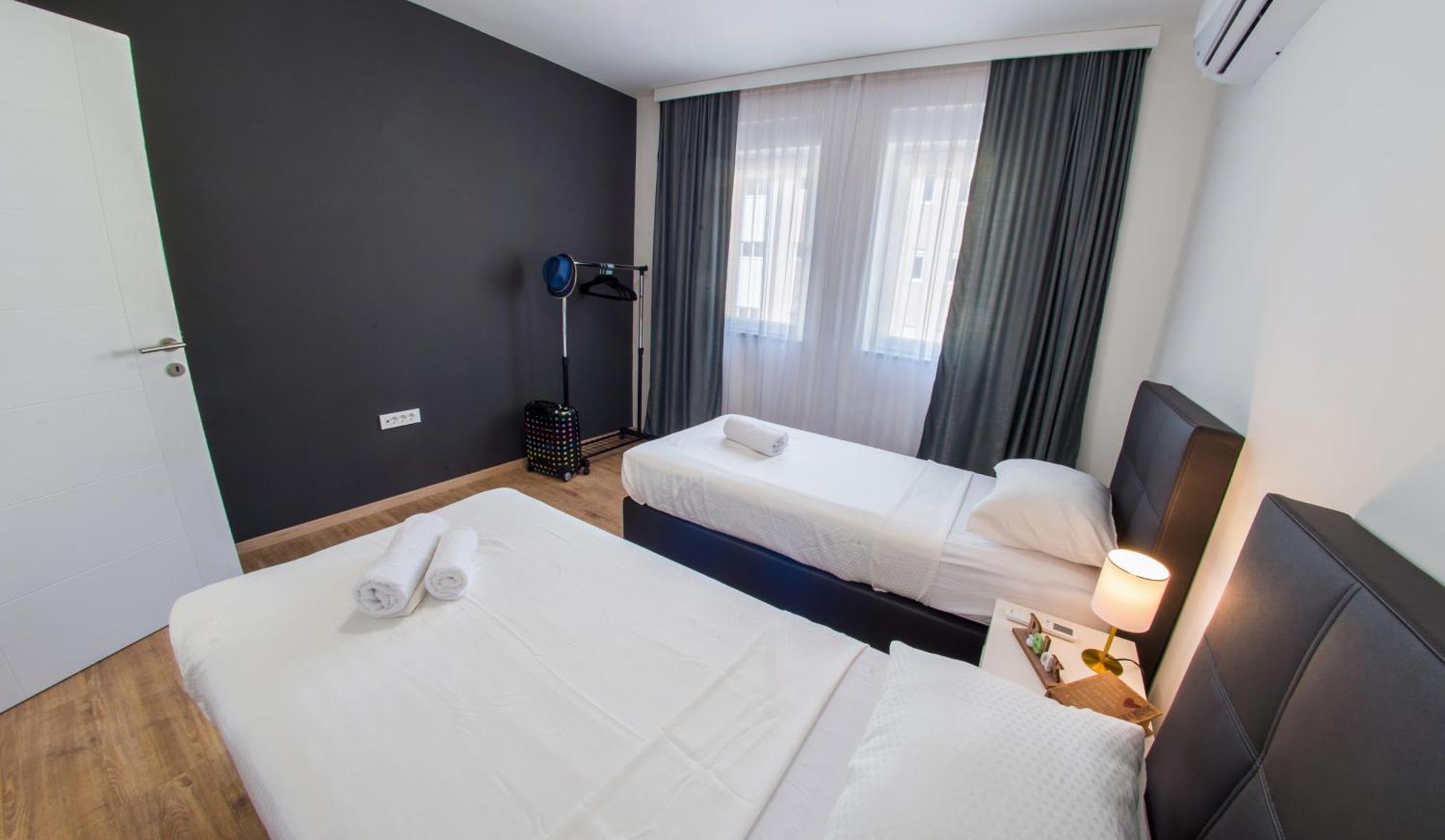 Apollo Apartment *